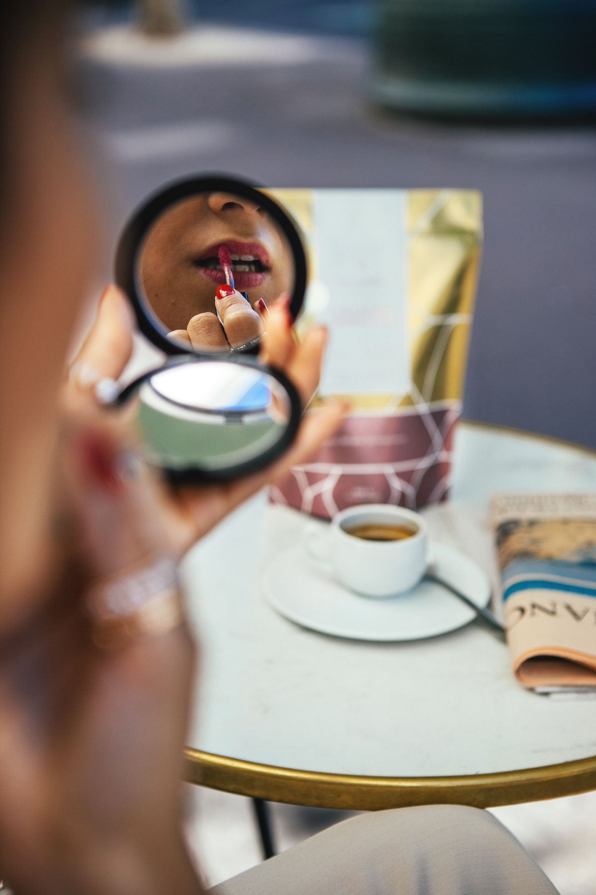 Collagene-marin-bellospresso-glow-beaute-cheveux-ongles-articulations-cafe-terrasse-maquillage-make-up-soleil-chic-elegant